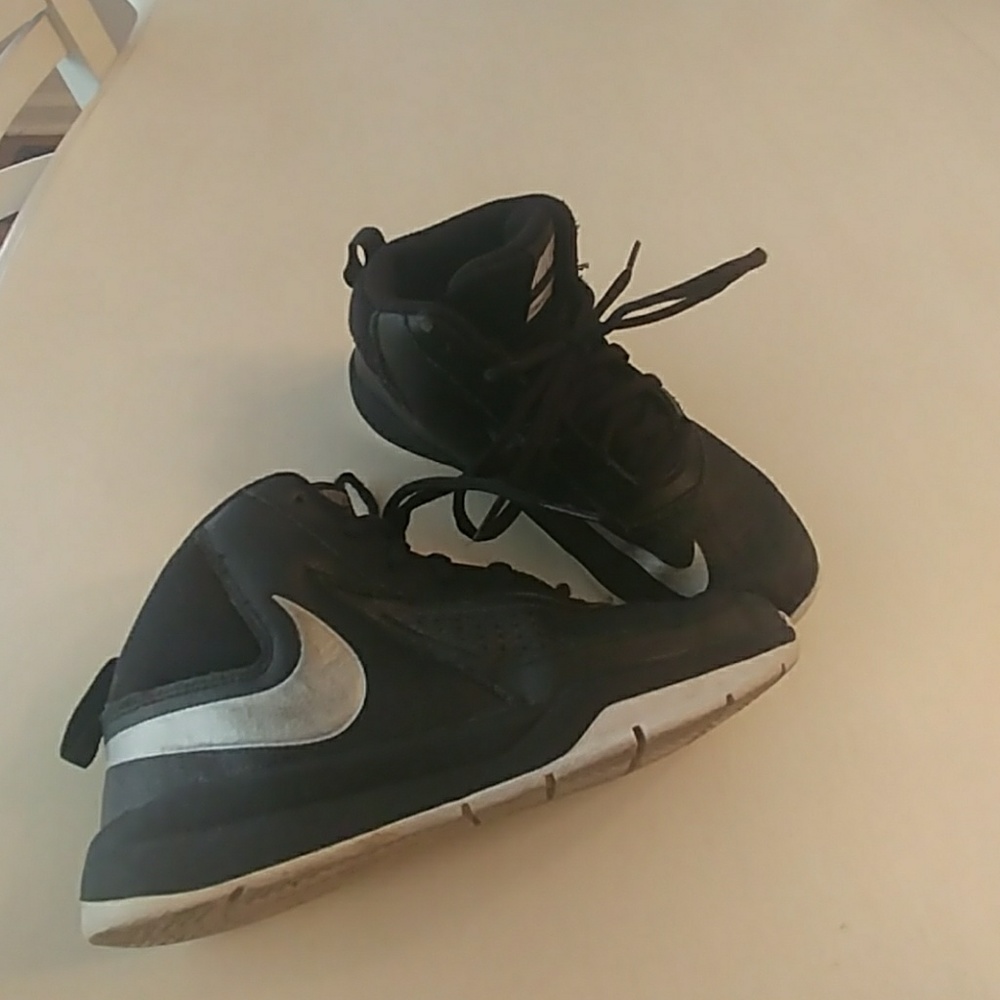 Boys Nike basketball shoes
